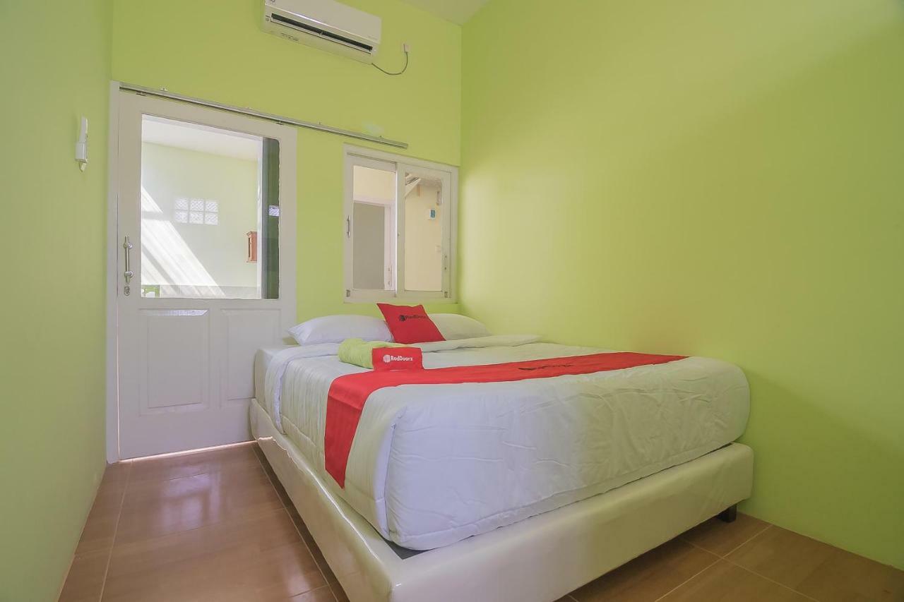 Reddoorz Syariah Near Museum Wisma Karya Subang Exteriör bild