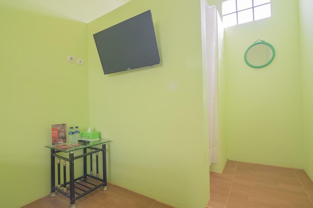 Reddoorz Syariah Near Museum Wisma Karya Subang Exteriör bild