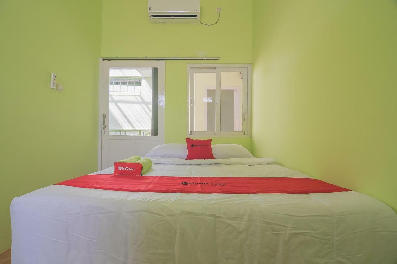 Reddoorz Syariah Near Museum Wisma Karya Subang Exteriör bild